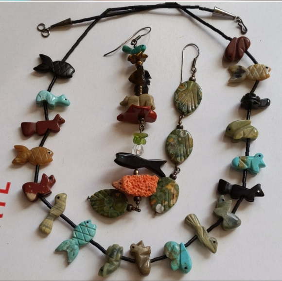 Carved stone fetish necklace sterling silver clasp native american vintage